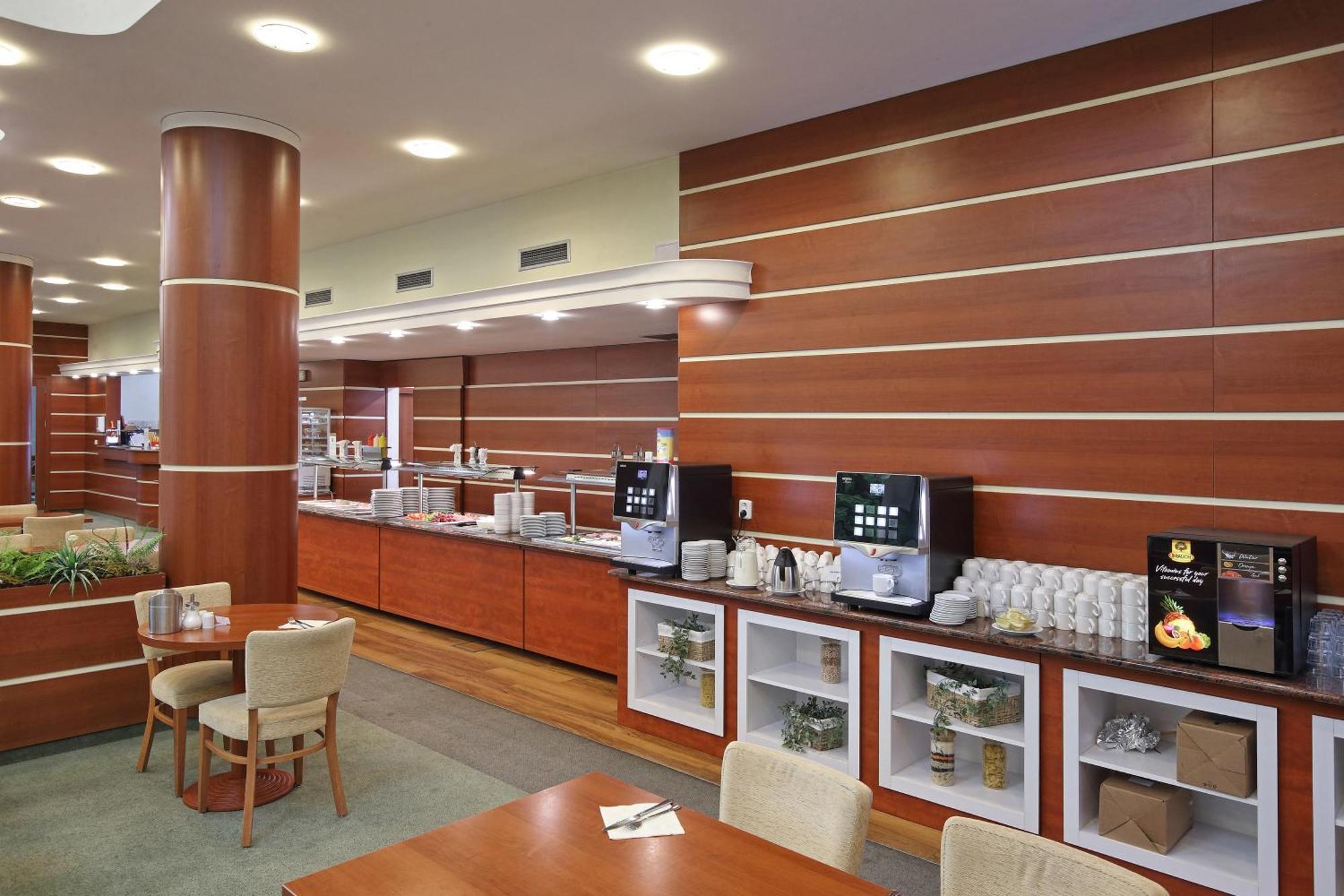 Interhotel Montana Шпиндлерув-Млин Экстерьер фото