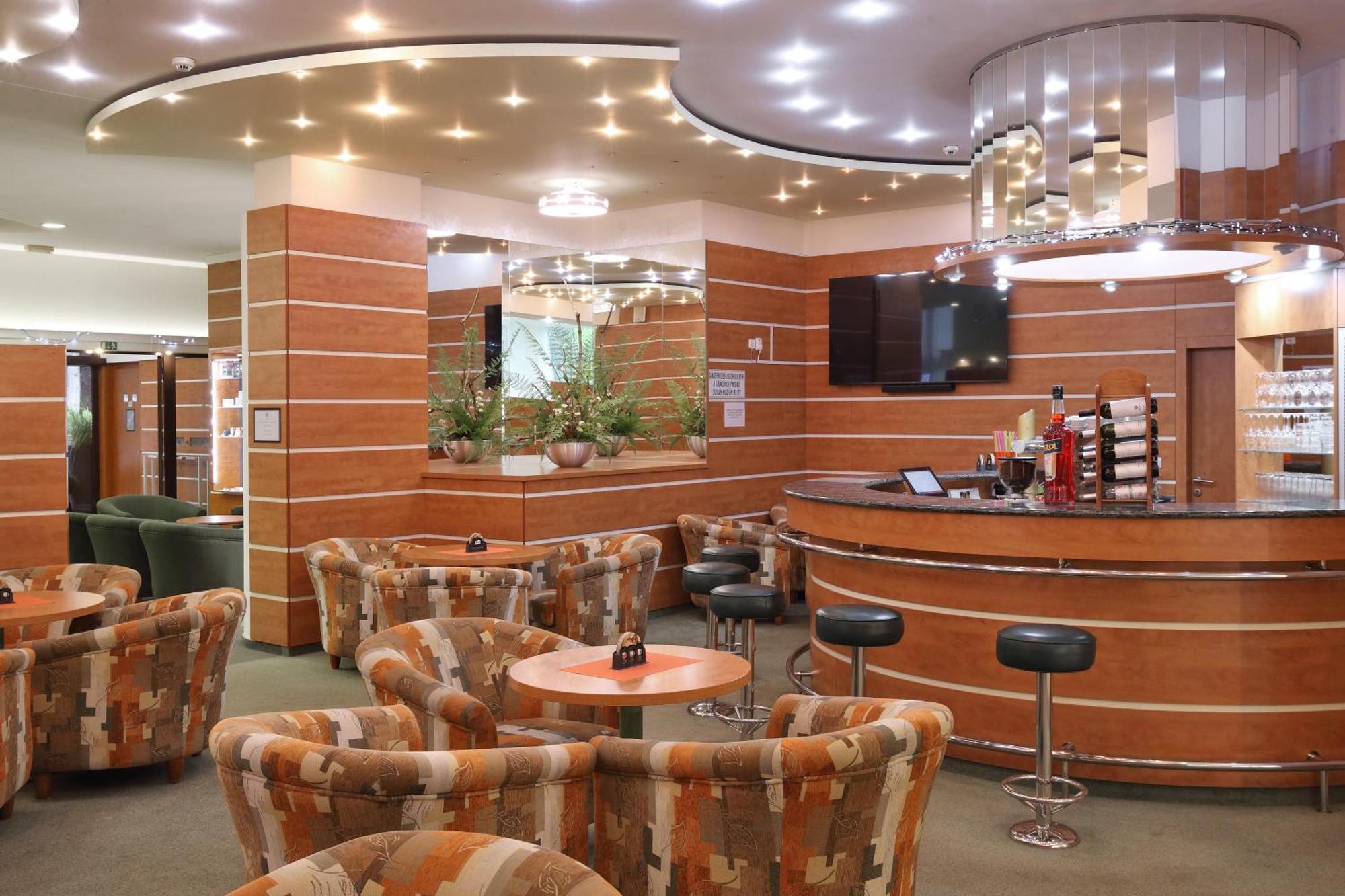 Interhotel Montana Шпиндлерув-Млин Экстерьер фото
