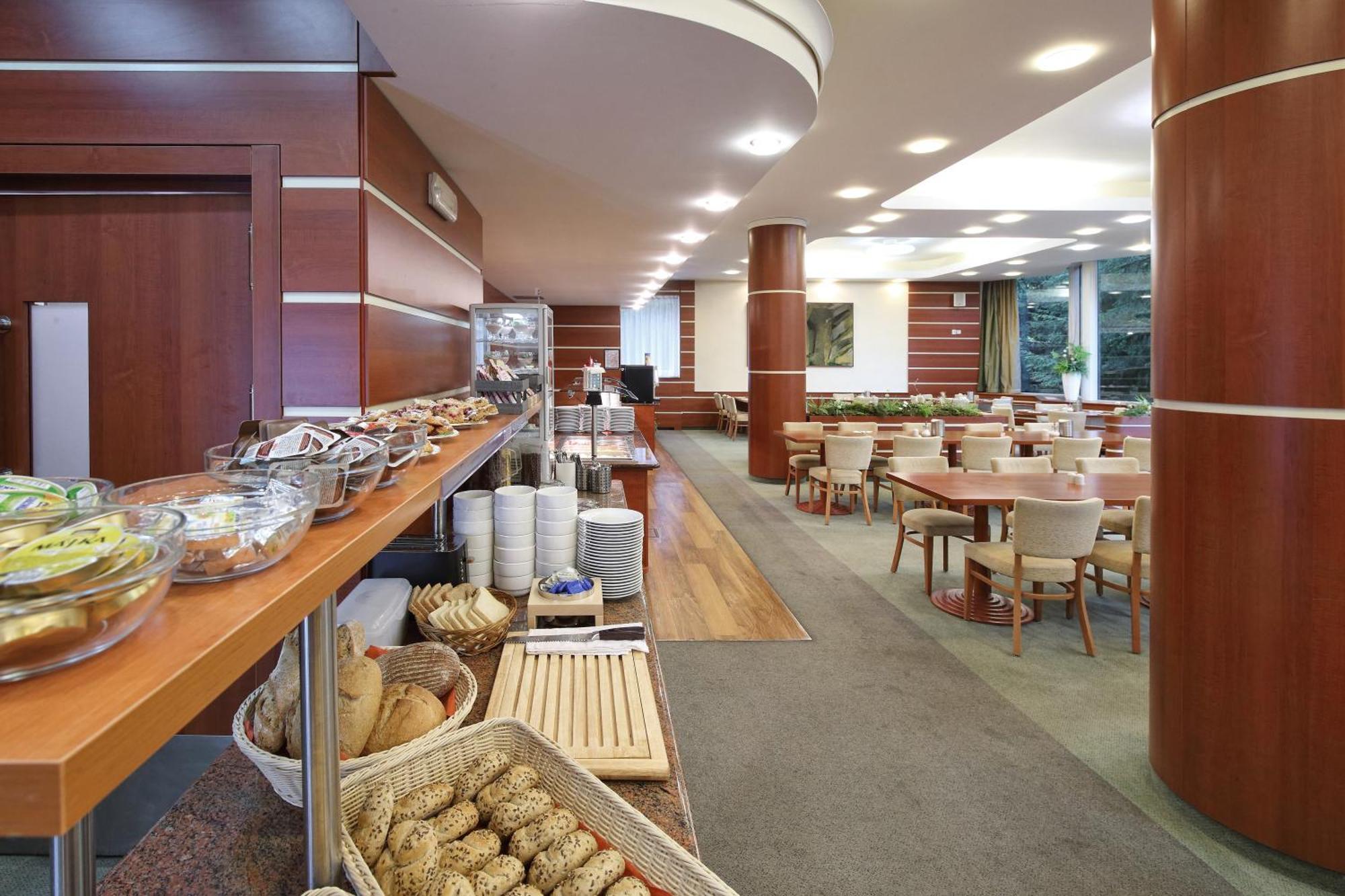 Interhotel Montana Шпиндлерув-Млин Экстерьер фото